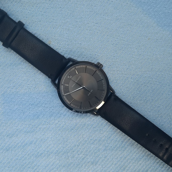 Van Heusen genuine black diamond watch - Picture 8 of 8